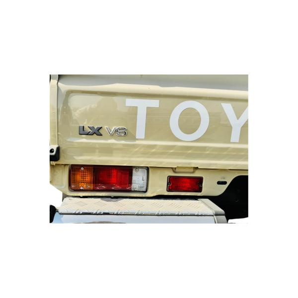 Toyota Land Cruiser 79 Double Cab 4.0 Petrol 4WD AT Full Options