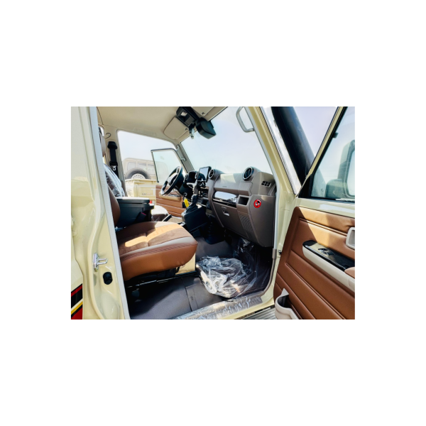 Toyota Land Cruiser 79 Double Cab 4.0 Petrol 4WD AT Full Options