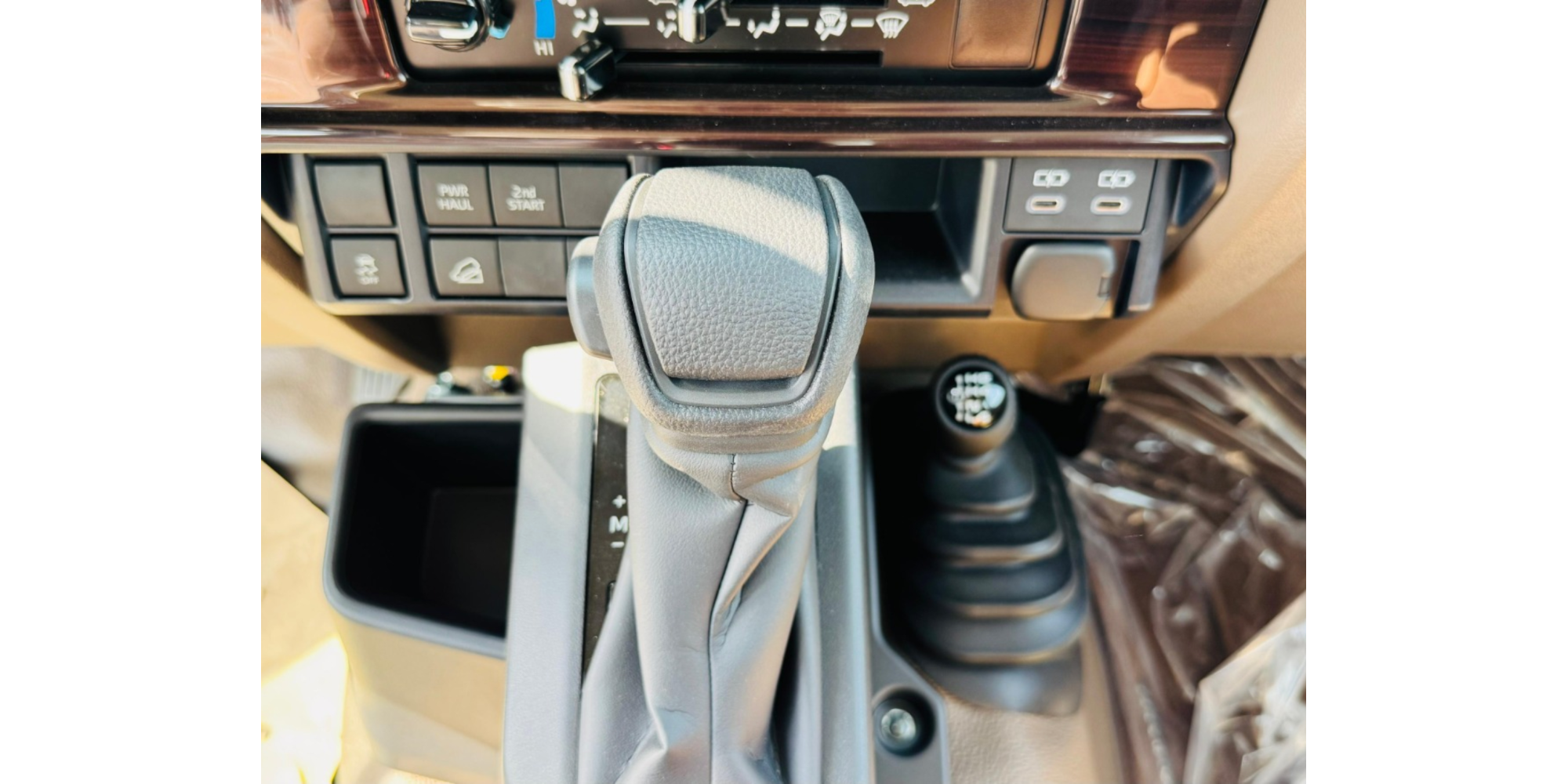 Toyota Land Cruiser 79 Double Cab 4.0 Petrol 4WD AT Full Options