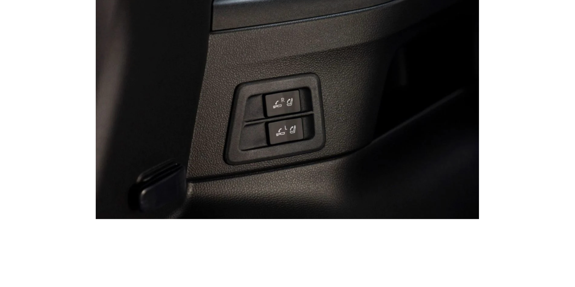 Toyota Land Cruiser 300 VXR V6 3.3L 7 Seats Modena Motors