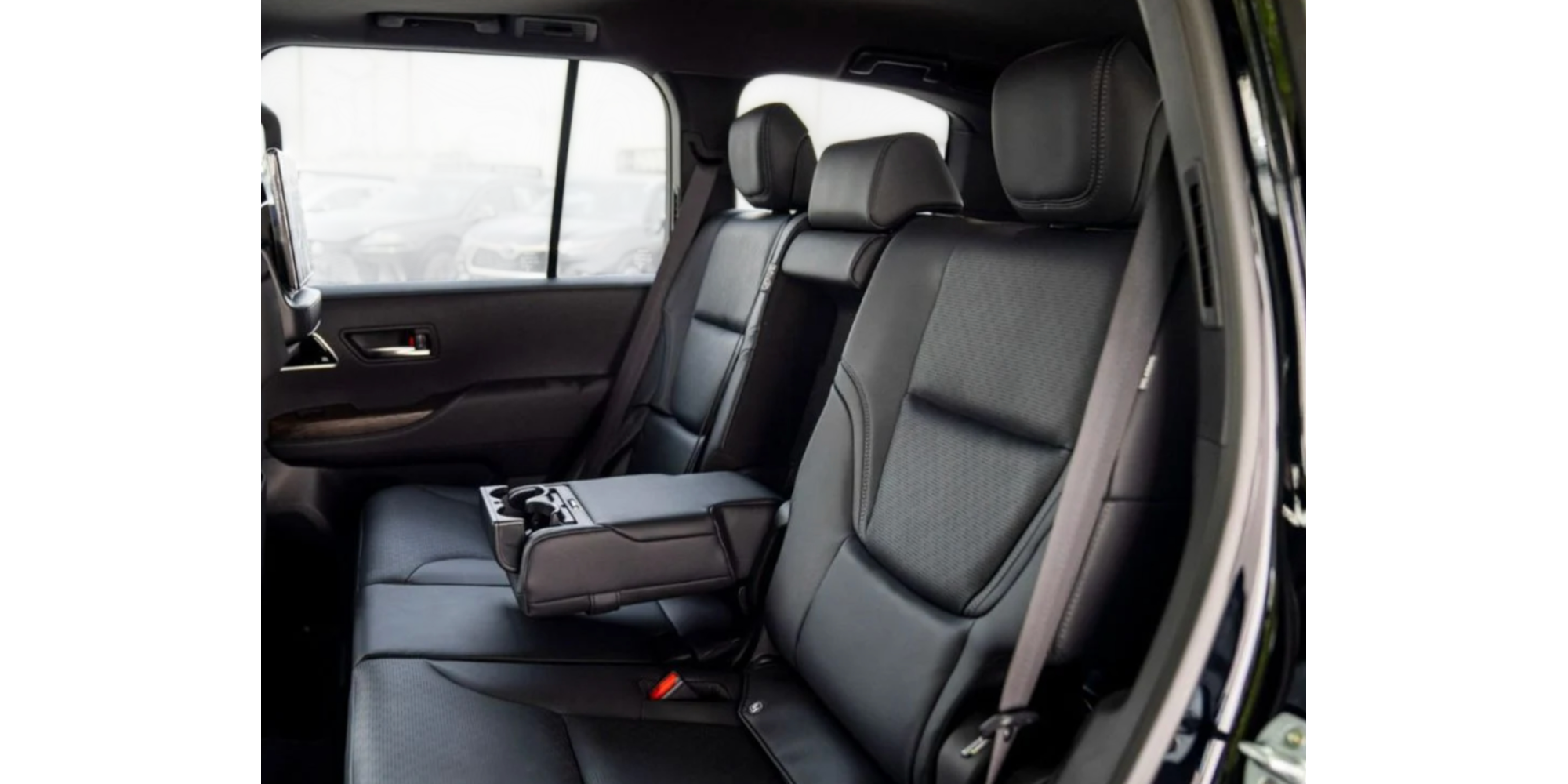 Toyota Land Cruiser 300 VXR V6 3.3L 7 Seats Modena Motors