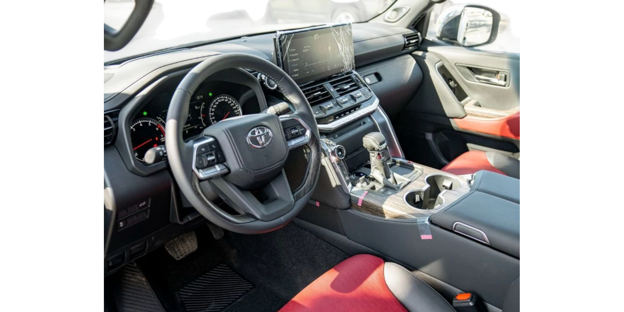 Toyota Land Cruiser 300 VXR V6 3.3L 7 Seats Modena Motors