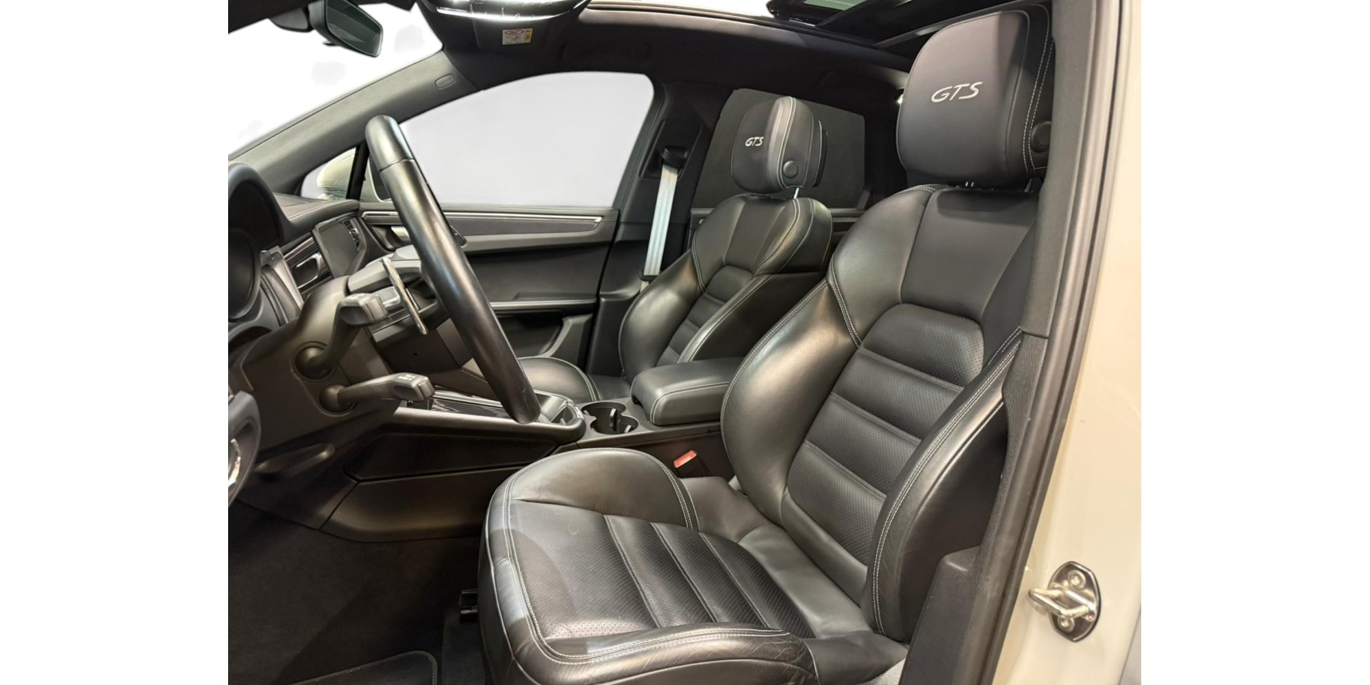 Porsche Macan GTS | High-Performance Luxury SUV