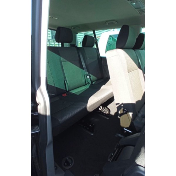 Volkswagen Caravelle 2.0 TDI | Space for 9