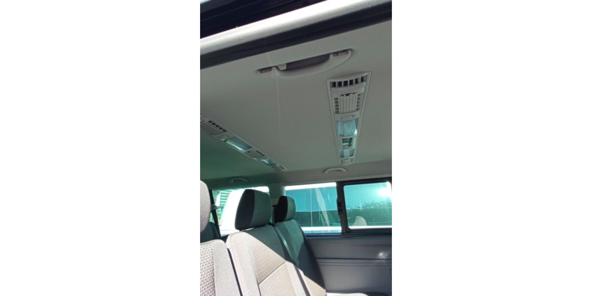 Volkswagen Caravelle 2.0 TDI | Space for 9