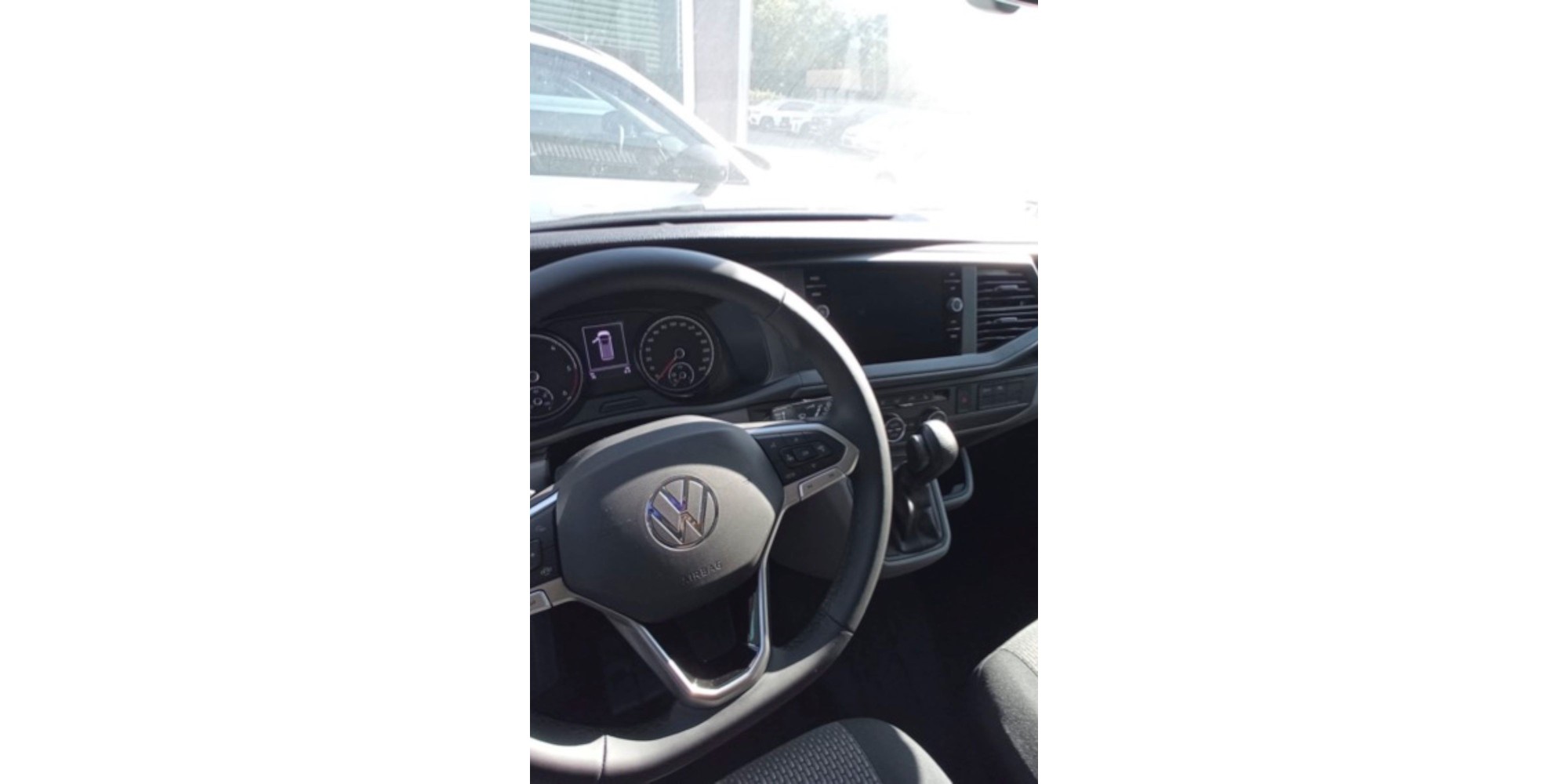 Volkswagen Caravelle 2.0 TDI | Space for 9