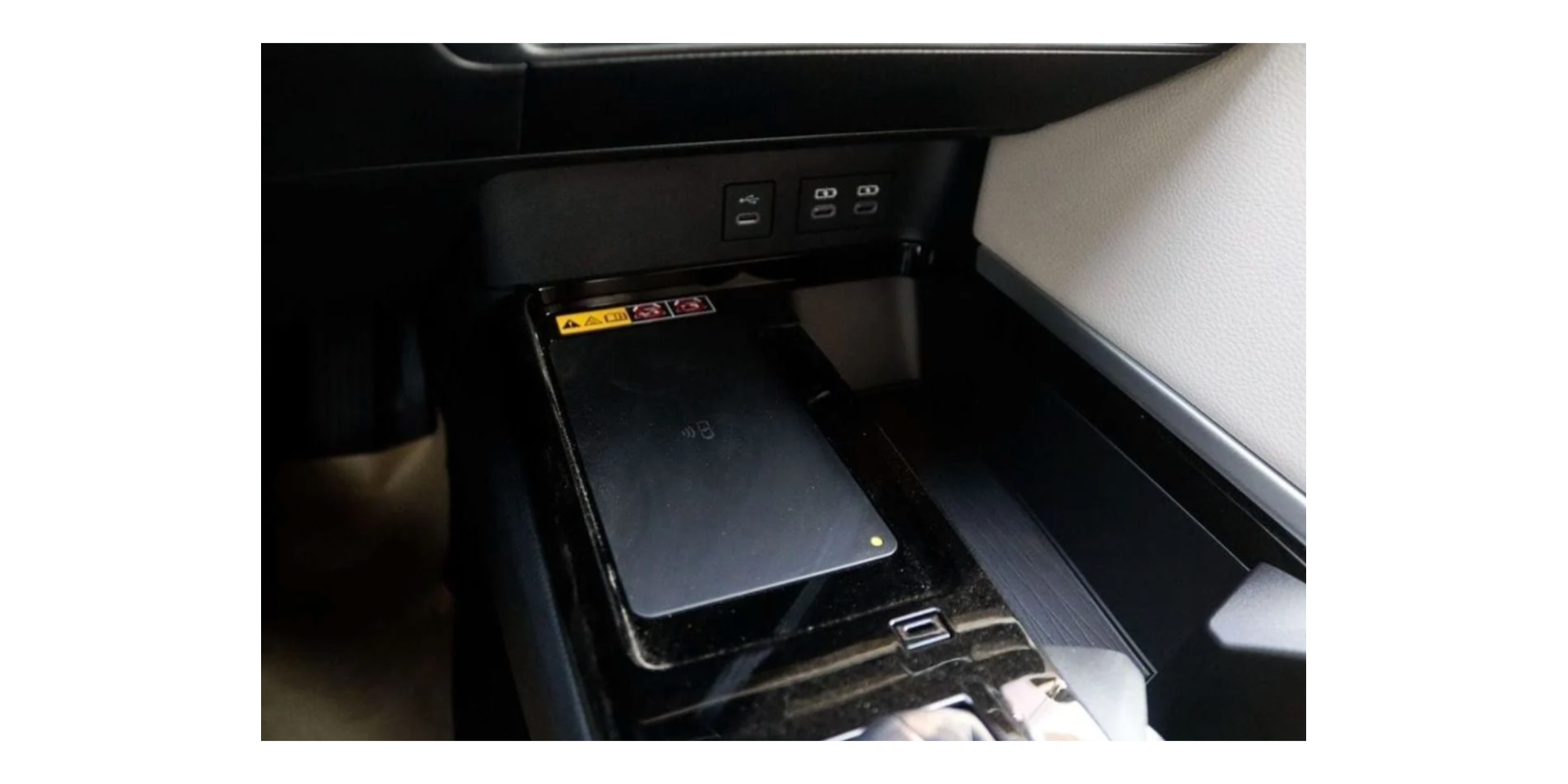 Toyota Camry GLE 2.5 Petrol AT for Sale - Modena Motors