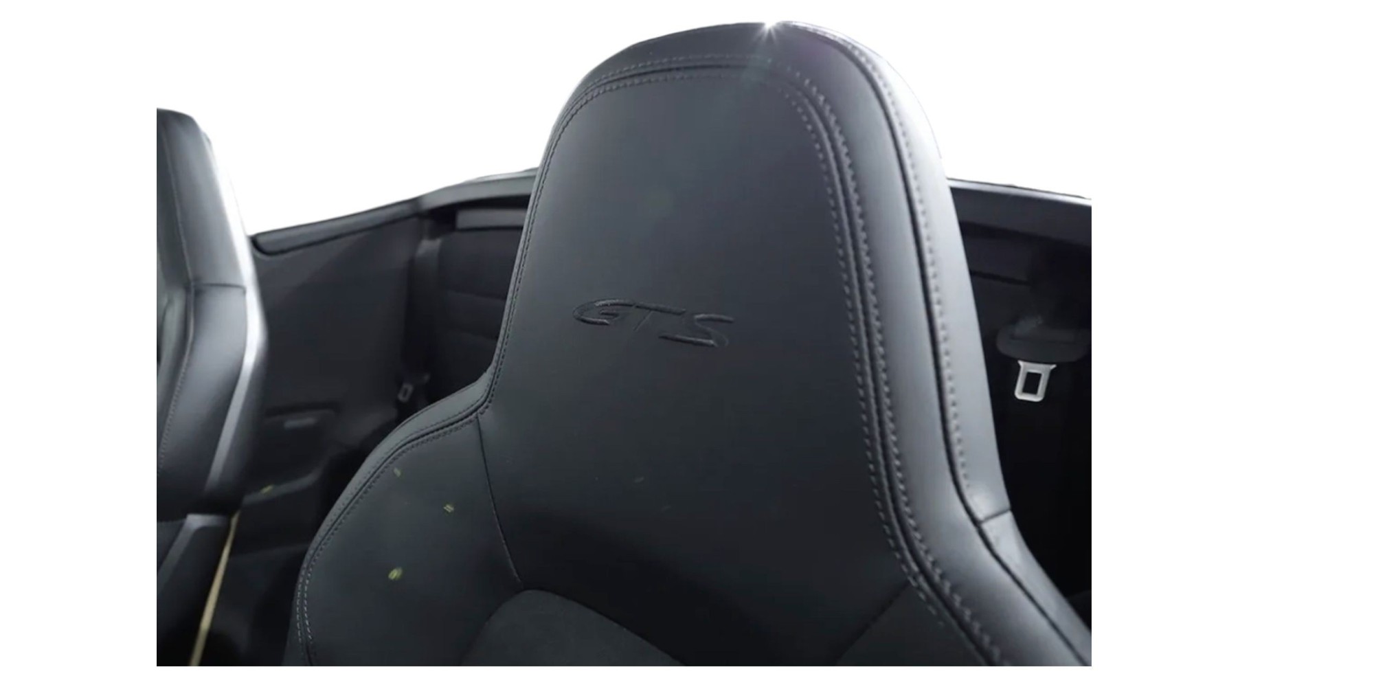 Porsche 911 992 GTS Cabrio | Open-Air Performance