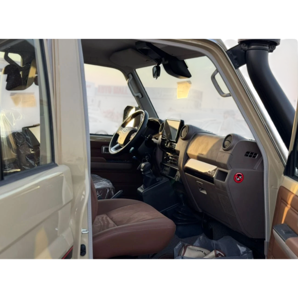 Toyota Land Cruiser 76 AT 4.0 Petrol Margarita Motion C.A.