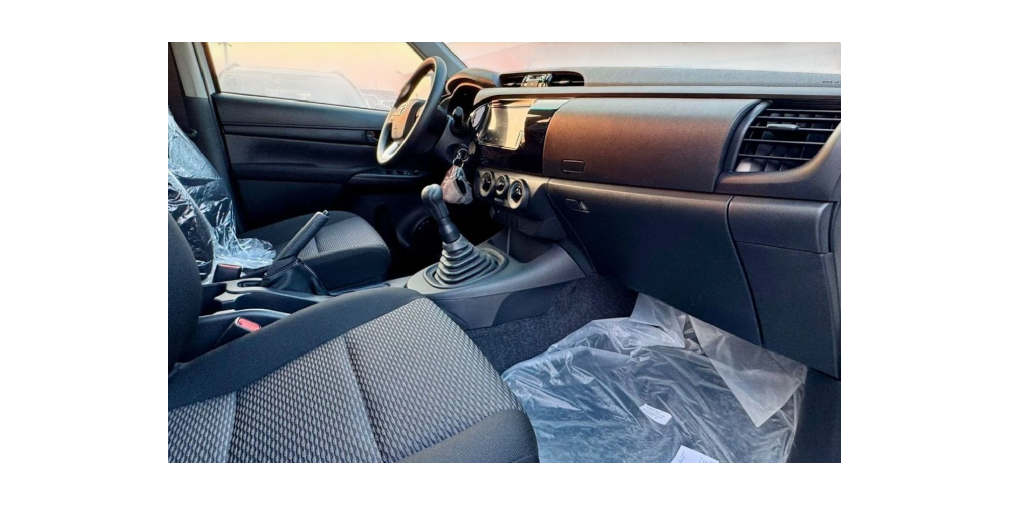 Toyota Hilux Double Cab 2.4 Diesel 4x2 Manual Truck