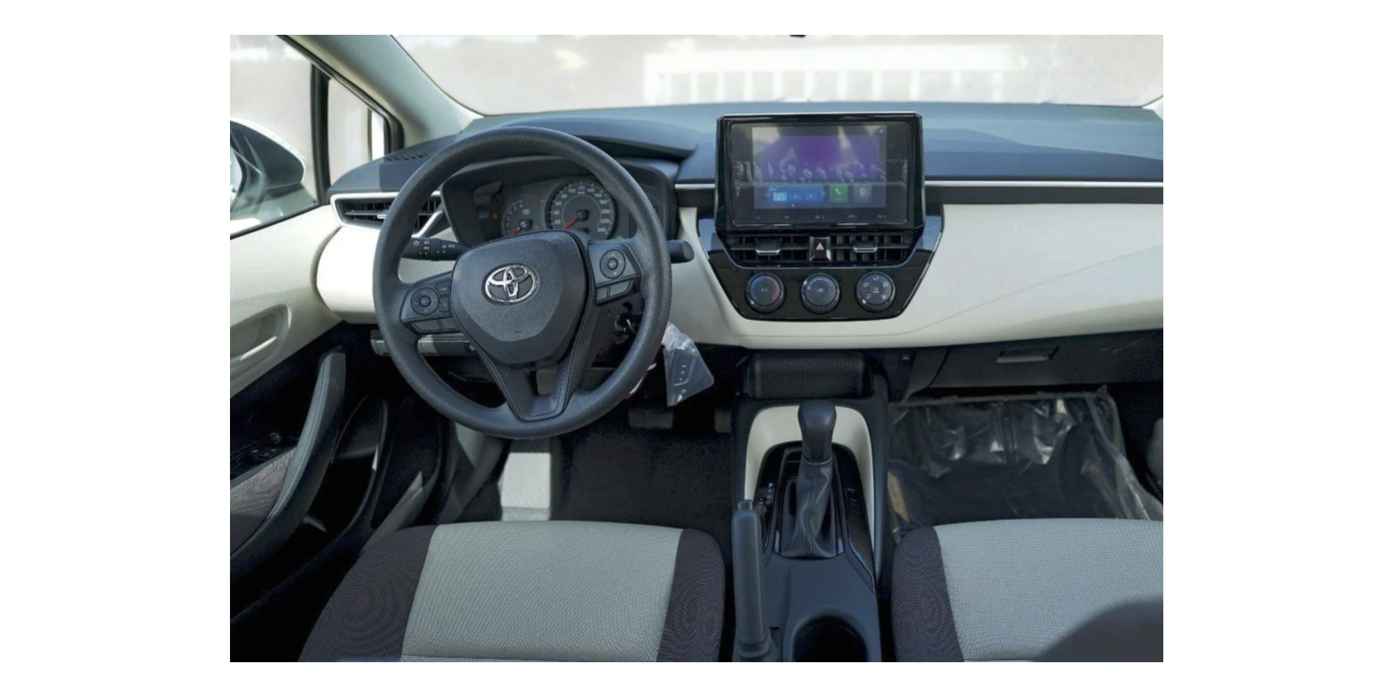 Toyota Corolla Sedán 1.6 gasolina, cambio automático CVT, nuevo