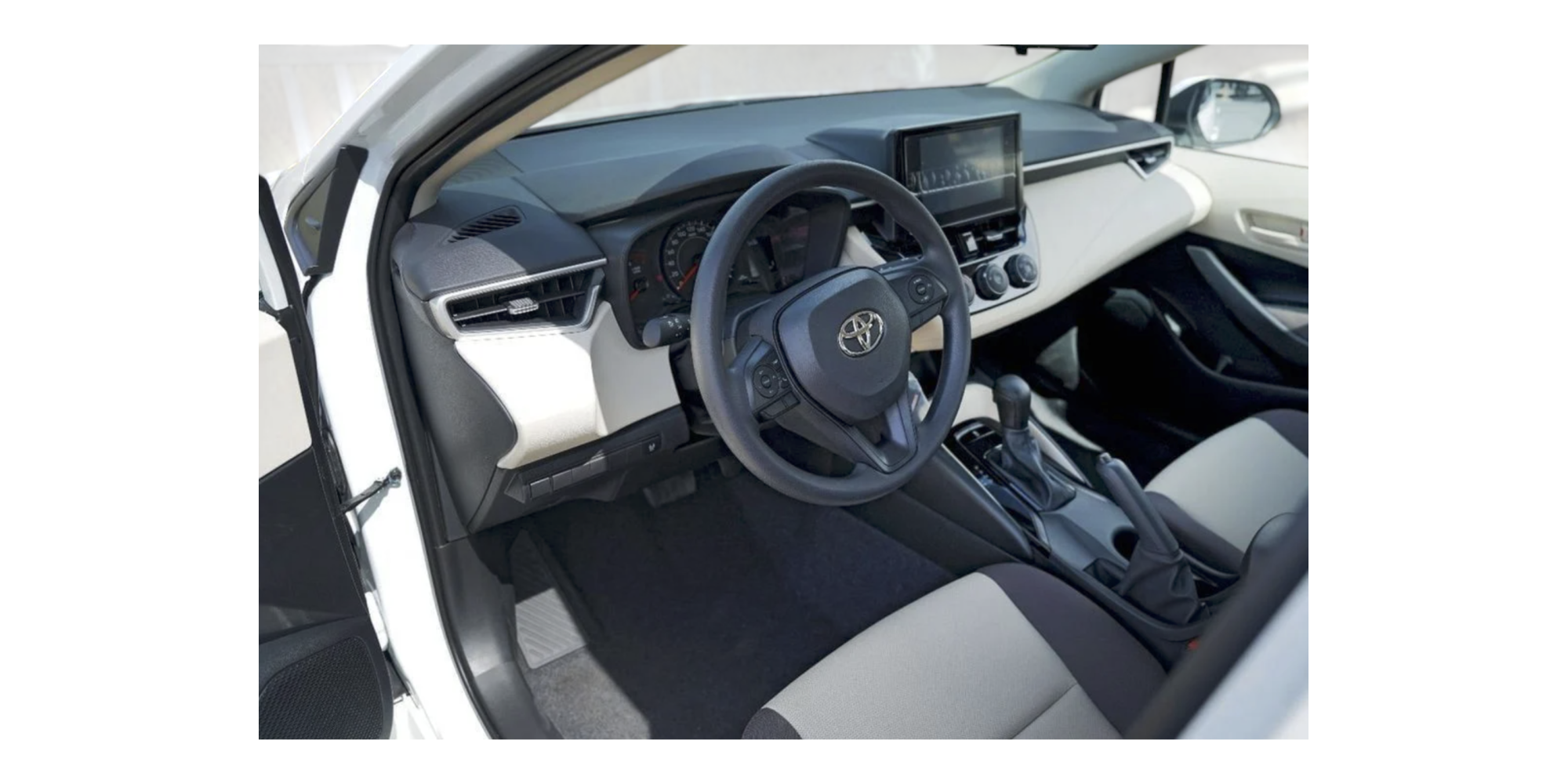 Toyota Corolla Sedán 1.6 gasolina, cambio automático CVT, nuevo