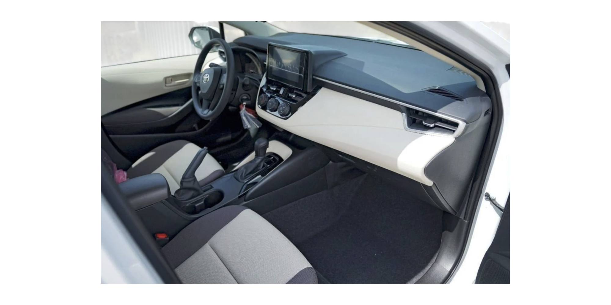 Toyota Corolla Sedán 1.6 gasolina, cambio automático CVT, nuevo