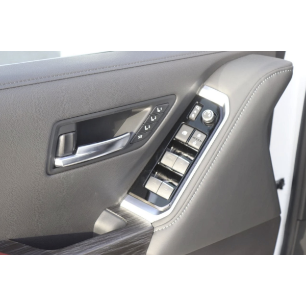Toyota Land Cruiser 300 VXR 3.5L V6 Twin Turbo Hybrid 7 Seats