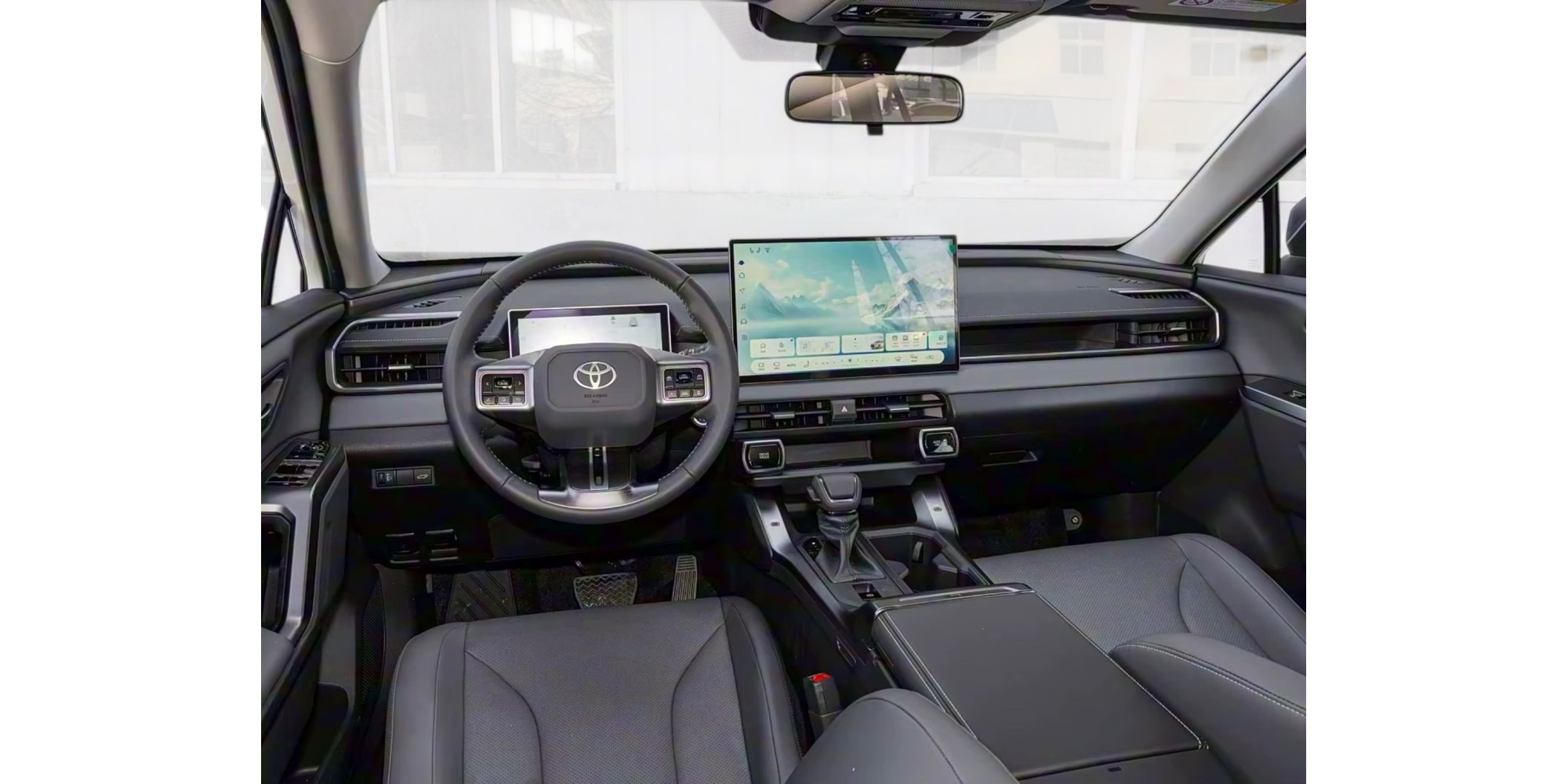 Toyota RAV4 2.0 Petrol 4WD Deluxe Edition Automatic