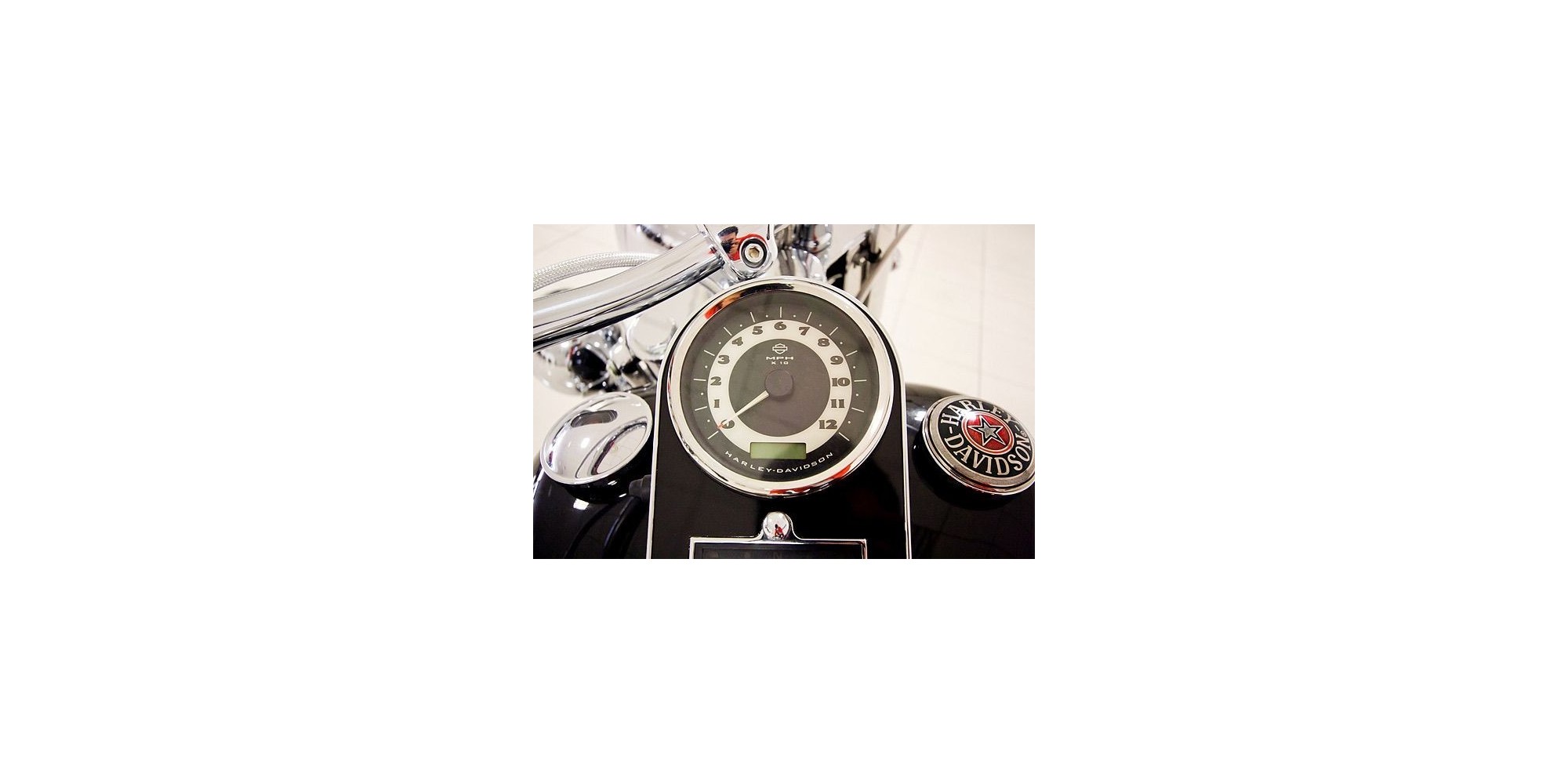 Harley-Davidson Softail | Deluxe Cruiser Motorcycle