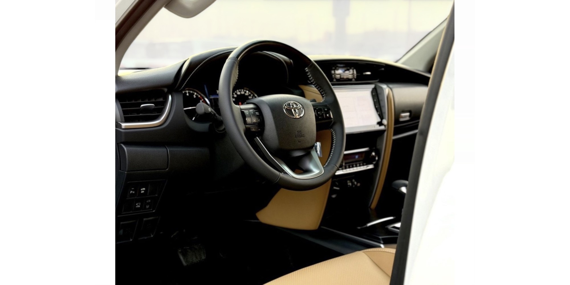 Toyota Fortuner SR5 V6 4.0L Petrol 4x4 7 Seats