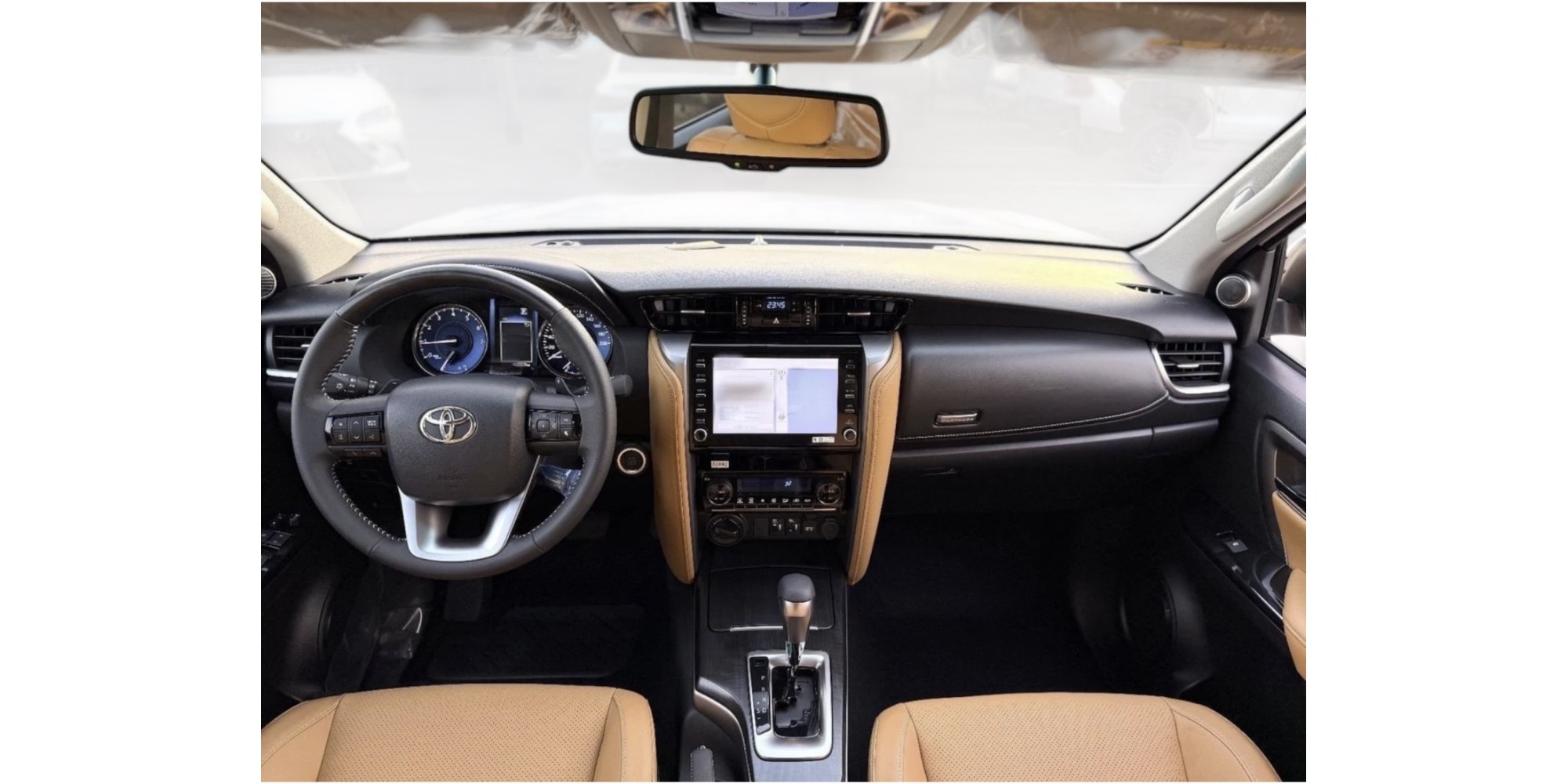 Toyota Fortuner SR5 V6 4.0L Petrol 4x4 7 Seats