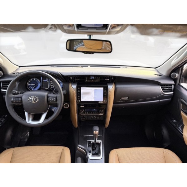 Toyota Fortuner SR5 V6 4.0L Petrol 4x4 7 Seats