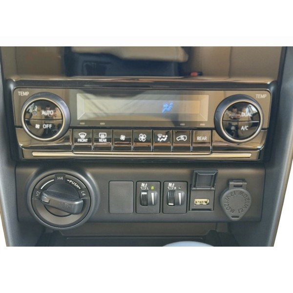Toyota Fortuner SR5 V6 4.0L Petrol 4x4 7 Seats