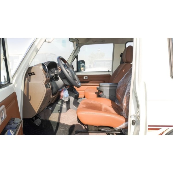Toyota Land Cruiser 71 AT 4.0 Petrol Modena Motors