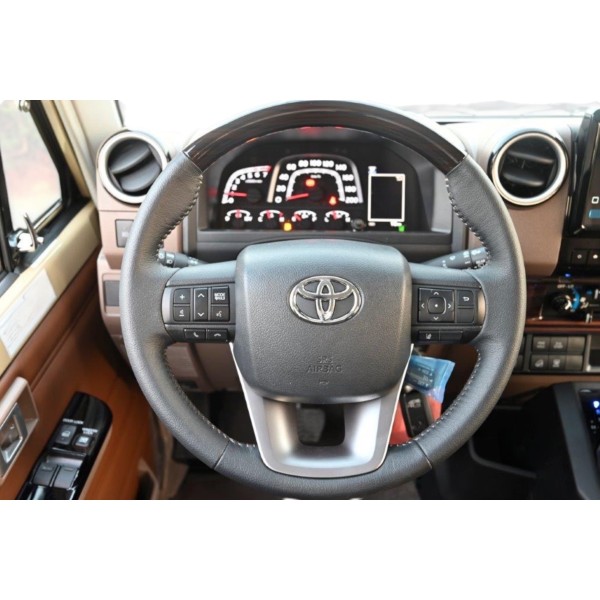 Toyota Land Cruiser 71 AT 4.0 Petrol Margarita Motion C.A.