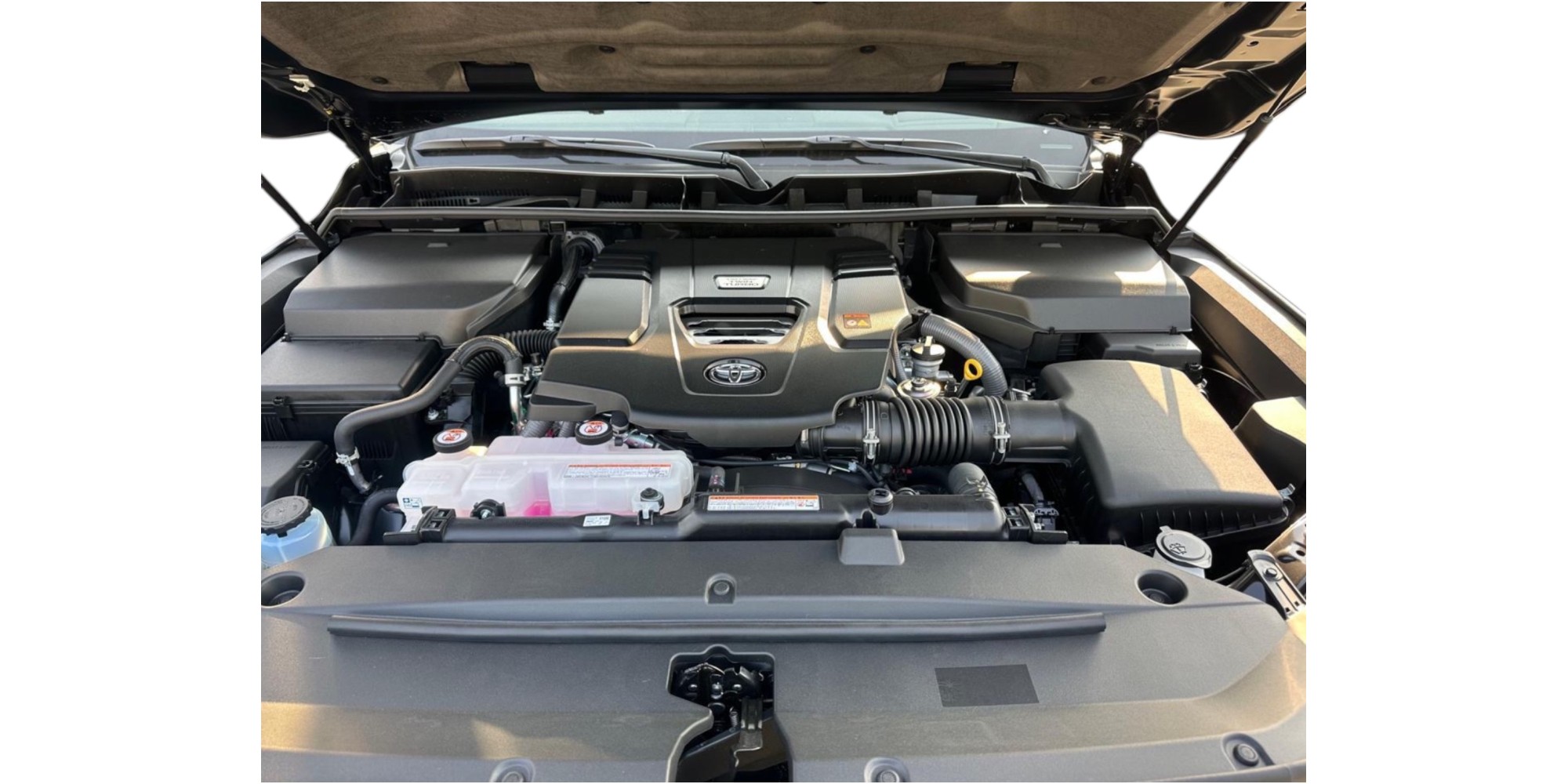 Toyota Land Cruiser 300 GR SPORT Diesel - Margarita Motion CA