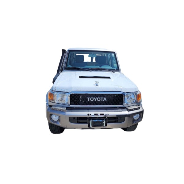 Toyota Land Cruiser 76 | Power and Style