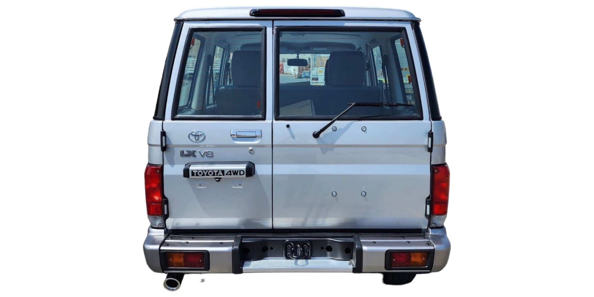 Toyota Land Cruiser 76 | Power and Style