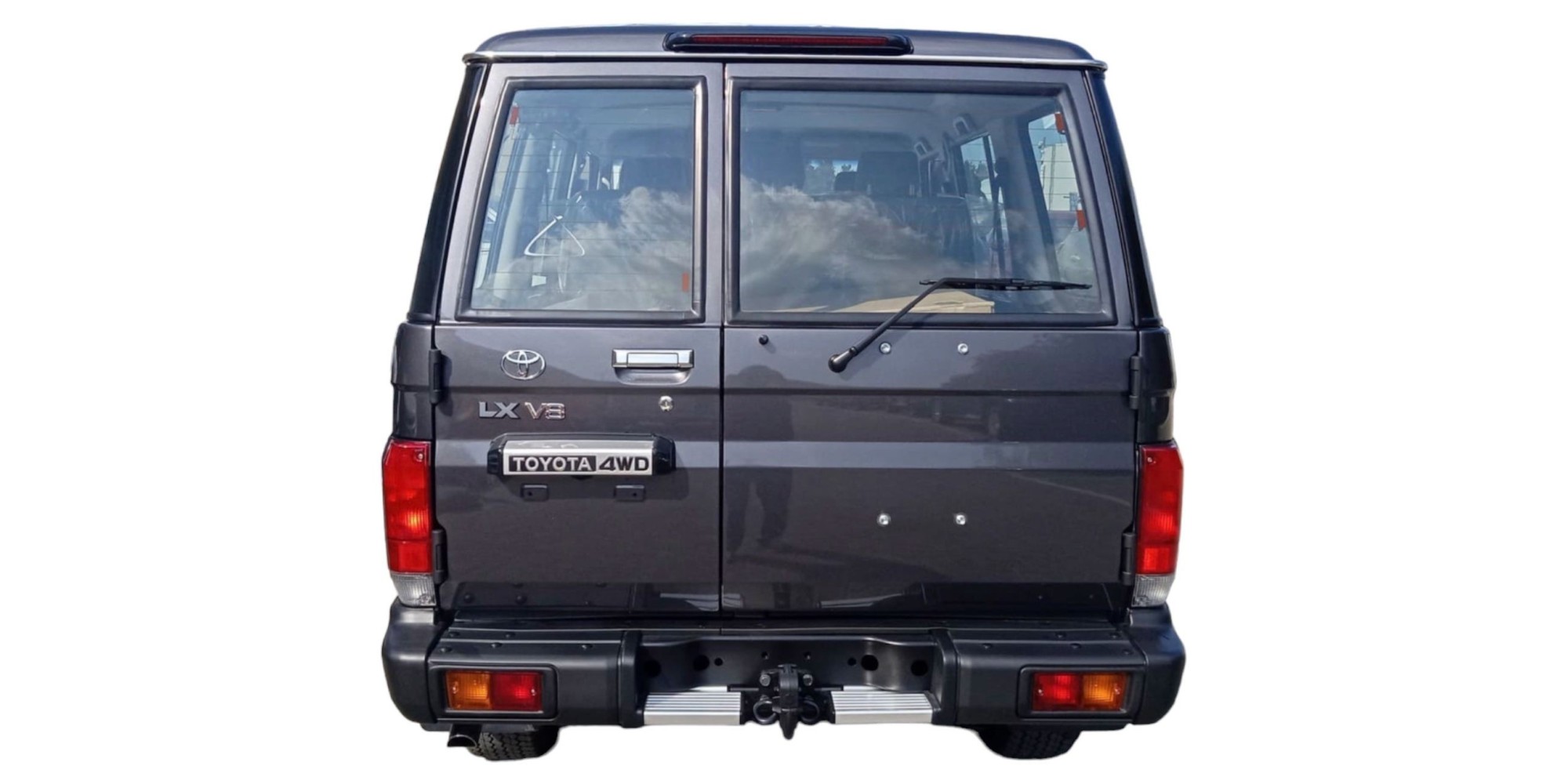 Toyota Land Cruiser 76 | Rugged and Powerful