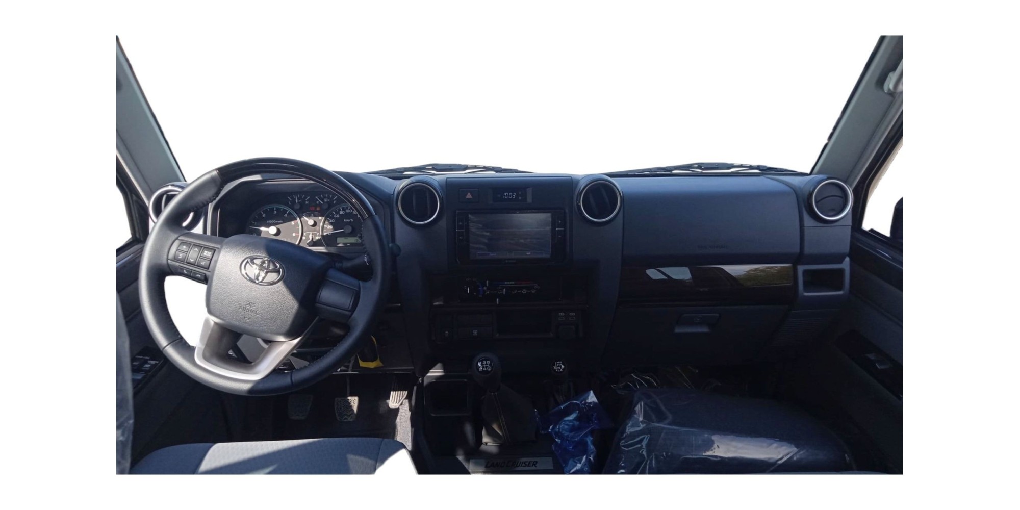 Toyota Land Cruiser 76 | Rugged and Powerful