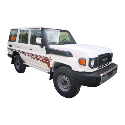 Toyota Land Cruiser 76 | Versatile Off-Roader
