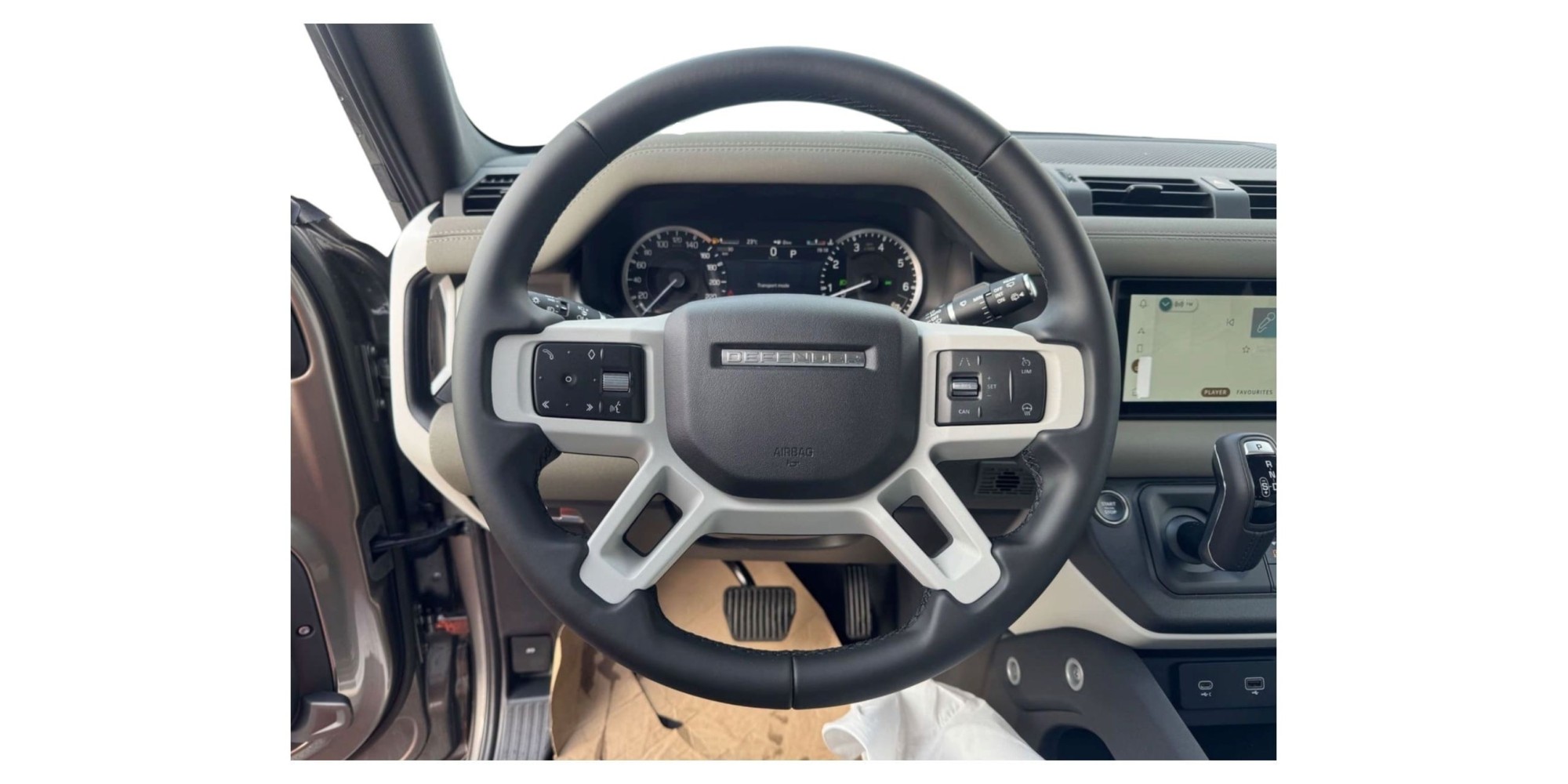 Land Rover Defender XS | Off-Road Icon