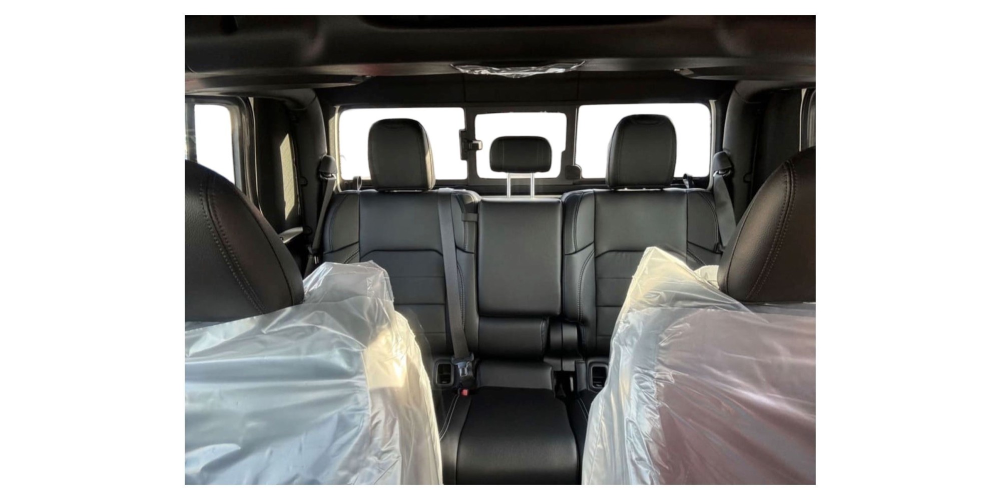 Jeep Gladiator Overland | Style and Strength