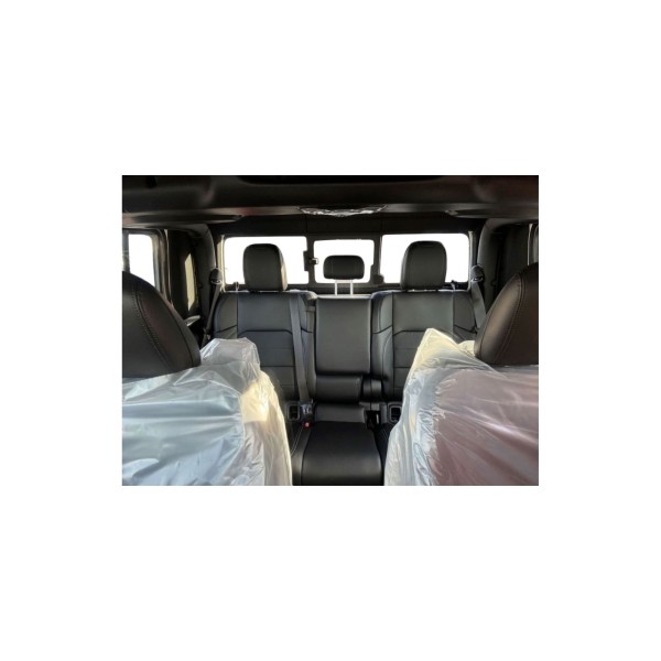 Jeep Gladiator Overland | Style and Strength