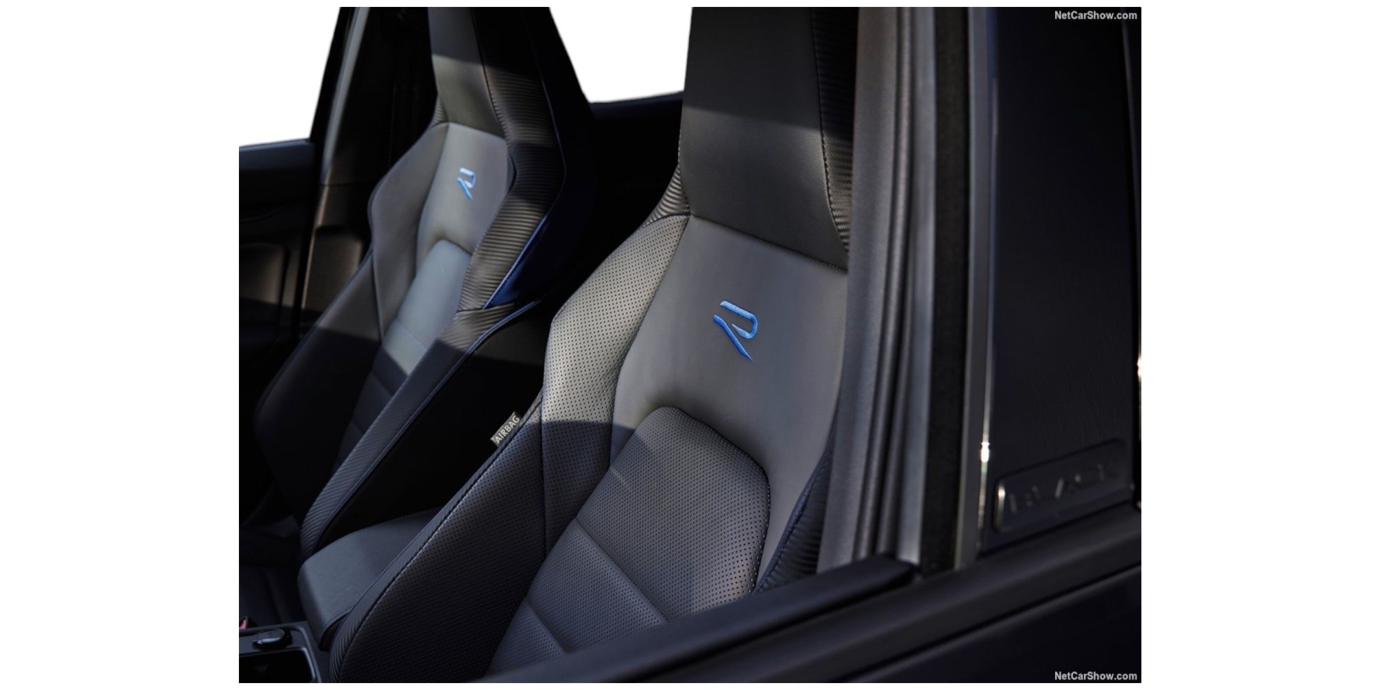 Volkswagen Golf | Compact Hatchback with 16% Off