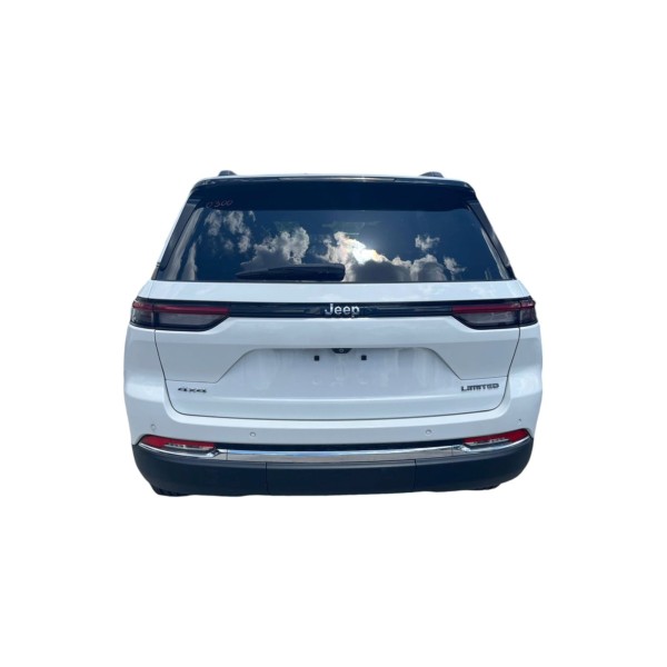 Jeep Grand Cherokee | Luxurious Off-Road SUV