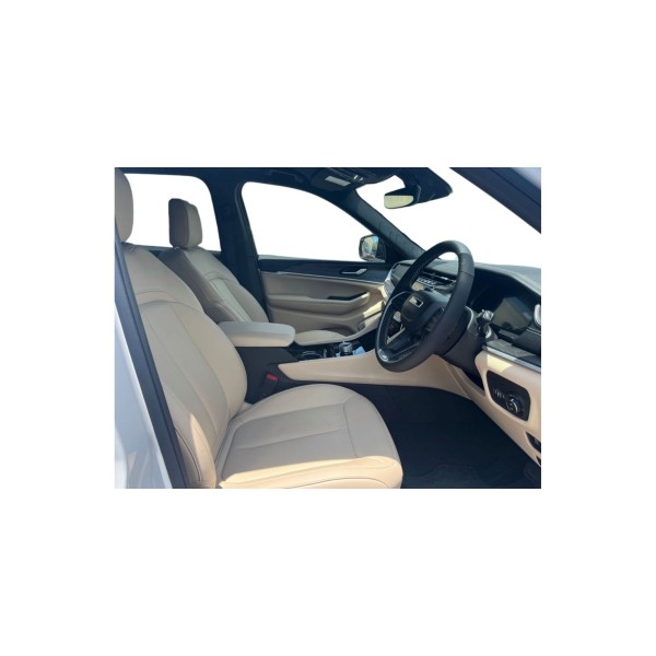 Jeep Grand Cherokee | Luxurious Off-Road SUV