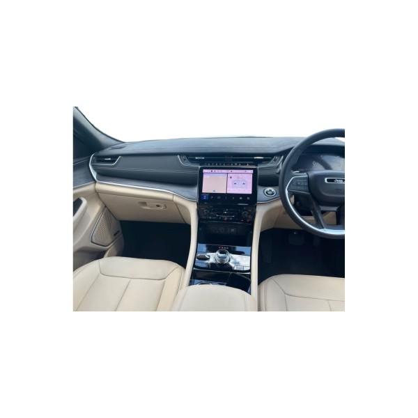 Jeep Grand Cherokee | Luxurious Off-Road SUV