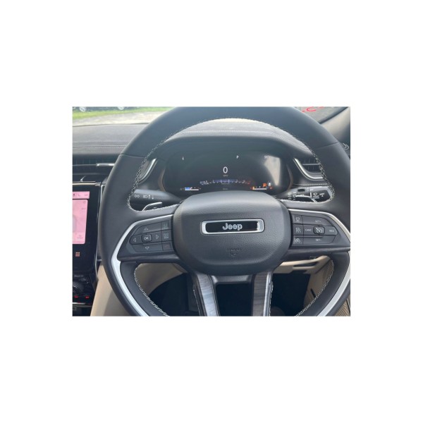 Jeep Grand Cherokee | Luxurious Off-Road SUV