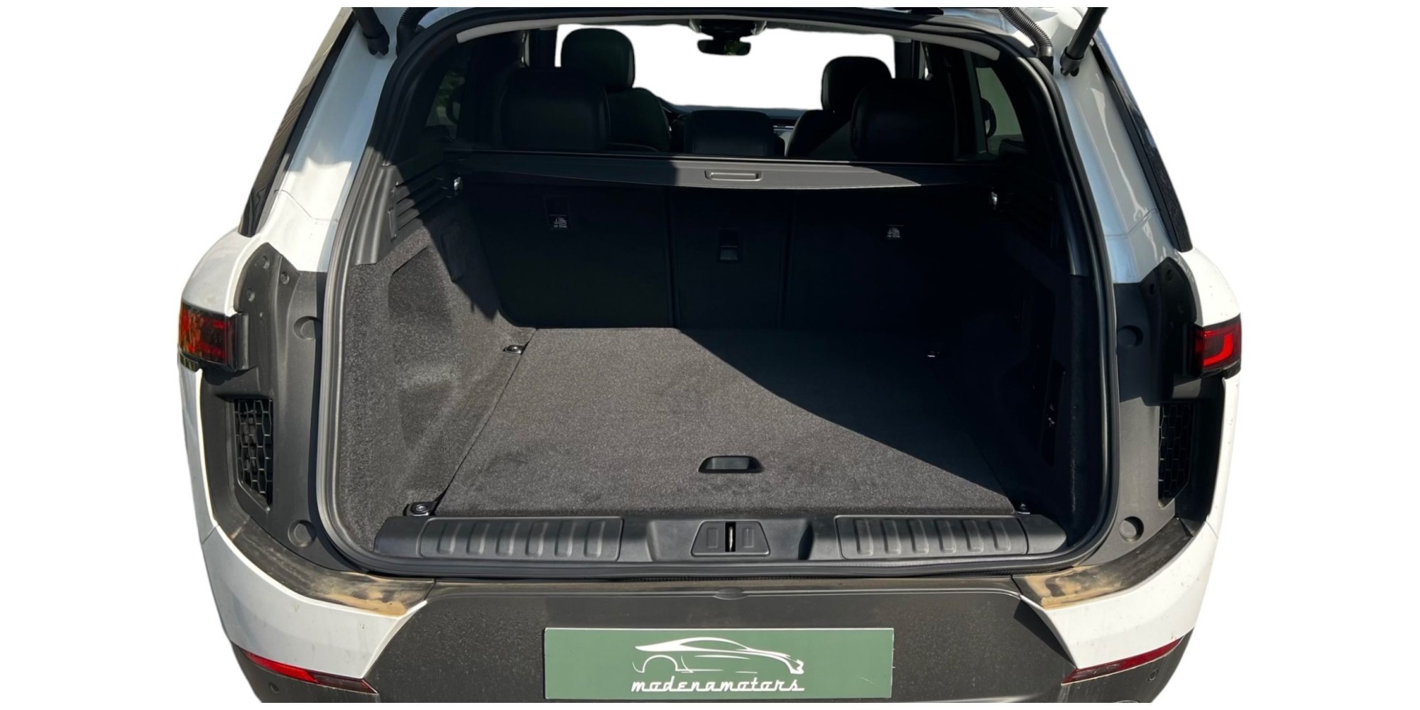 Range Rover Sport | Luxury SUV with Dynamic Drive