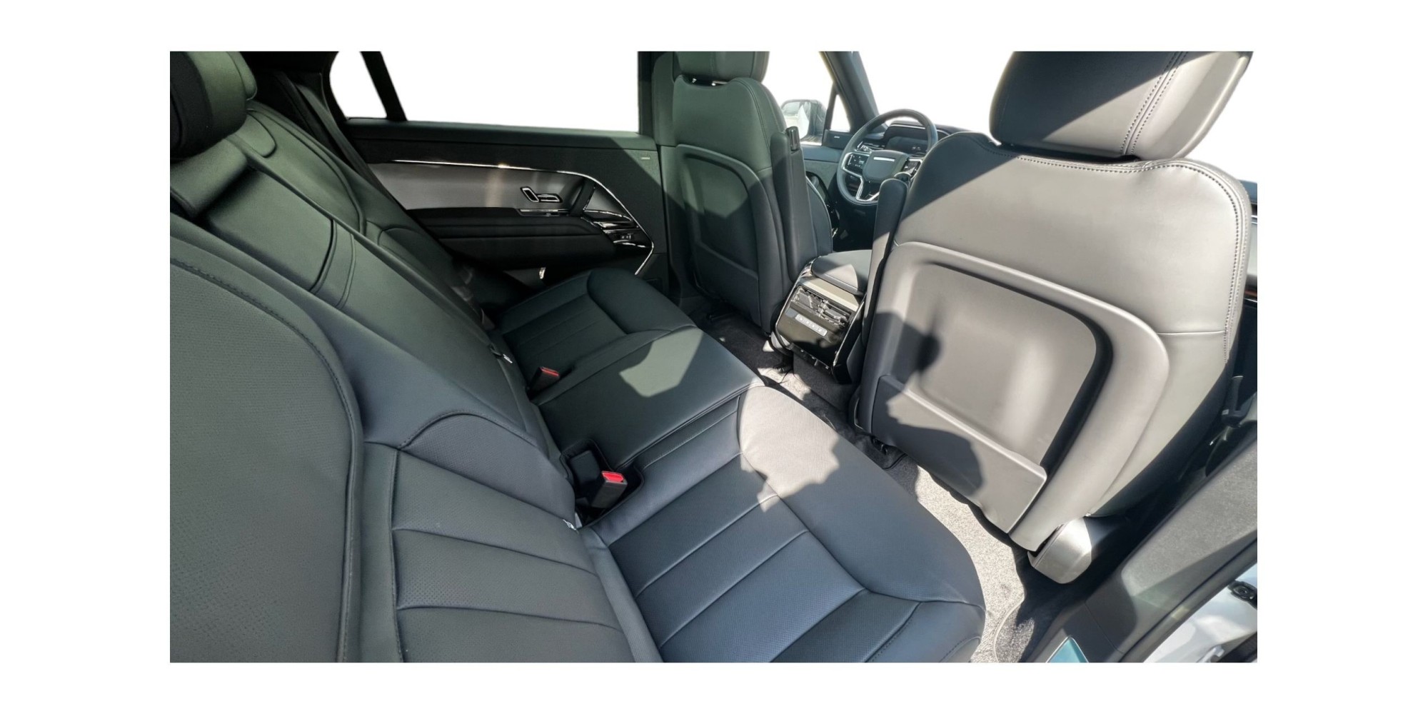 Range Rover Sport | Luxury SUV with Dynamic Drive