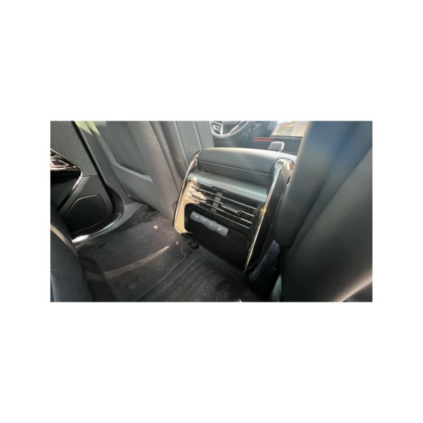 Range Rover Sport | Luxury SUV with Dynamic Drive