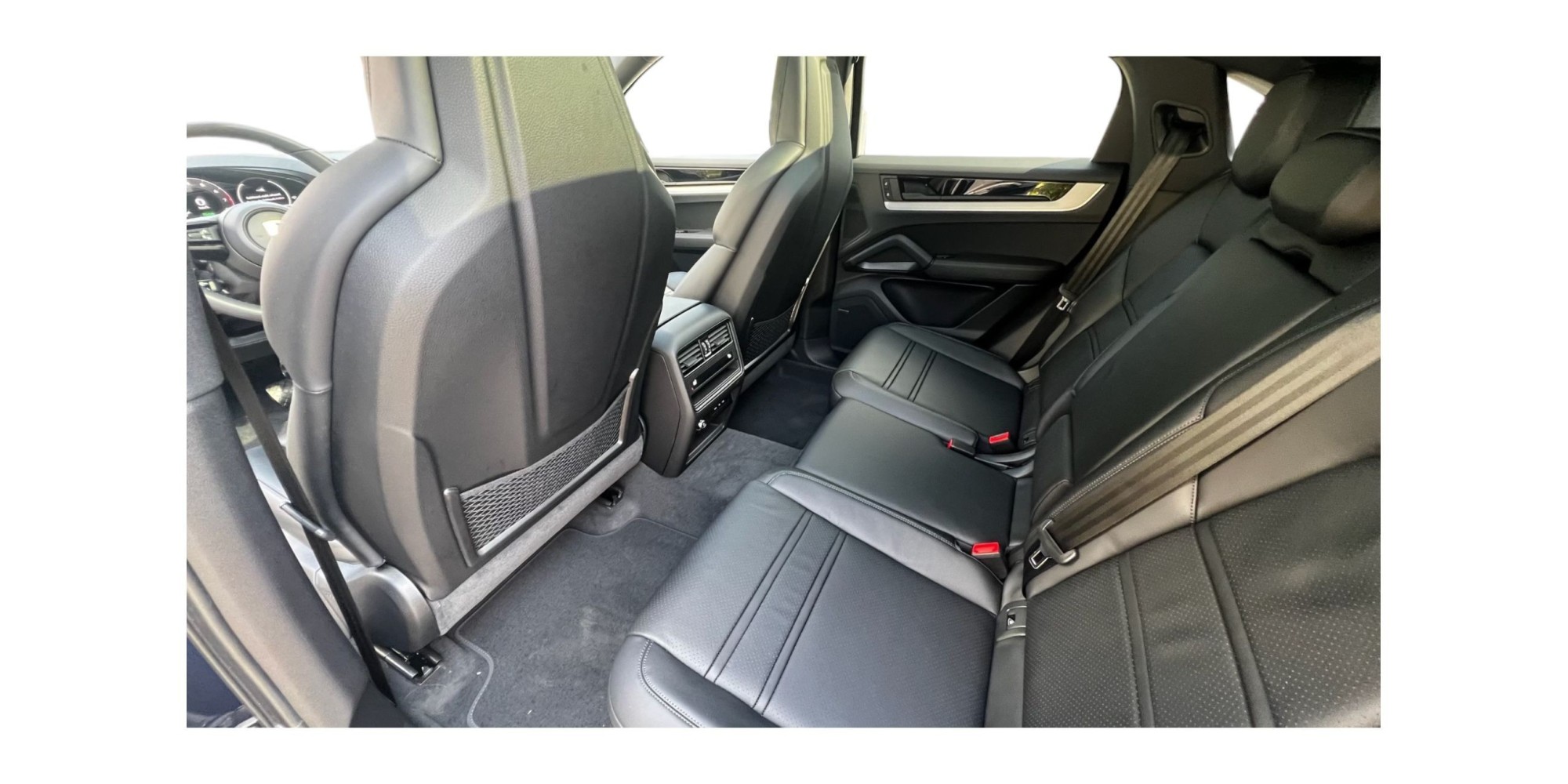 Porsche Cayenne | Luxury and Versatility in an SUV