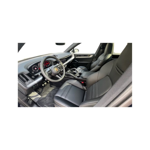 Porsche Cayenne | Luxury and Versatility in an SUV