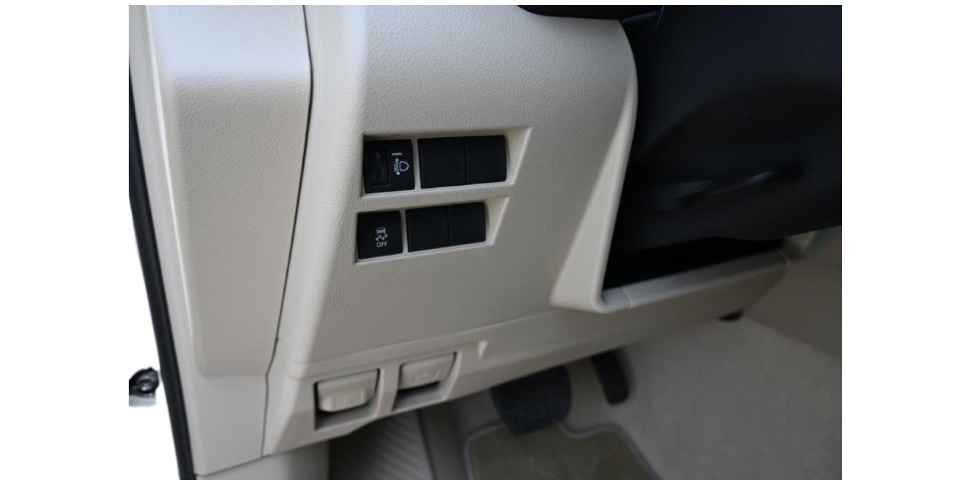 Toyota Land Cruiser GXR | 7-Seater Off-Road SUV