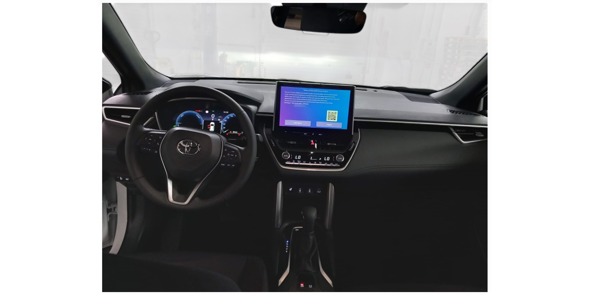 Toyota Corolla Cross Hybrid 2.0 CVT | Comfort and Style