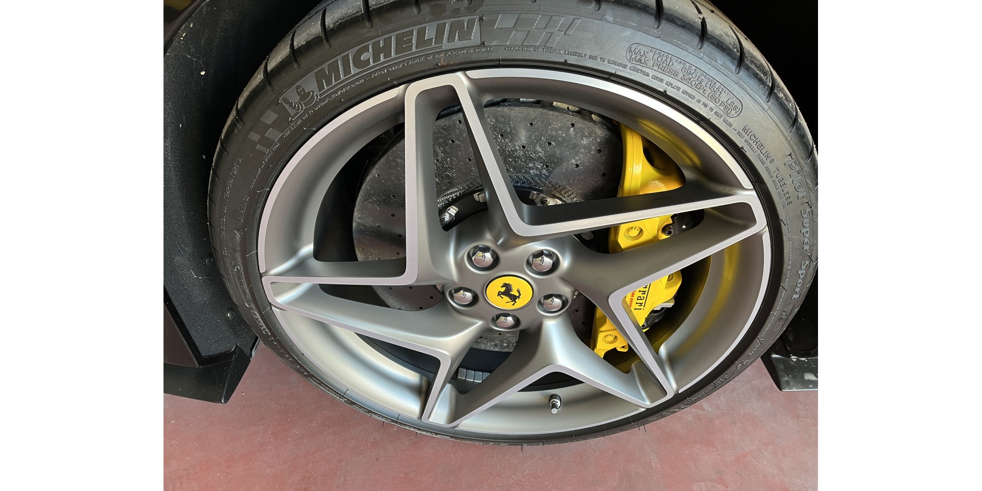 Ferrari F8 Spider | Open-Top Performance Icon