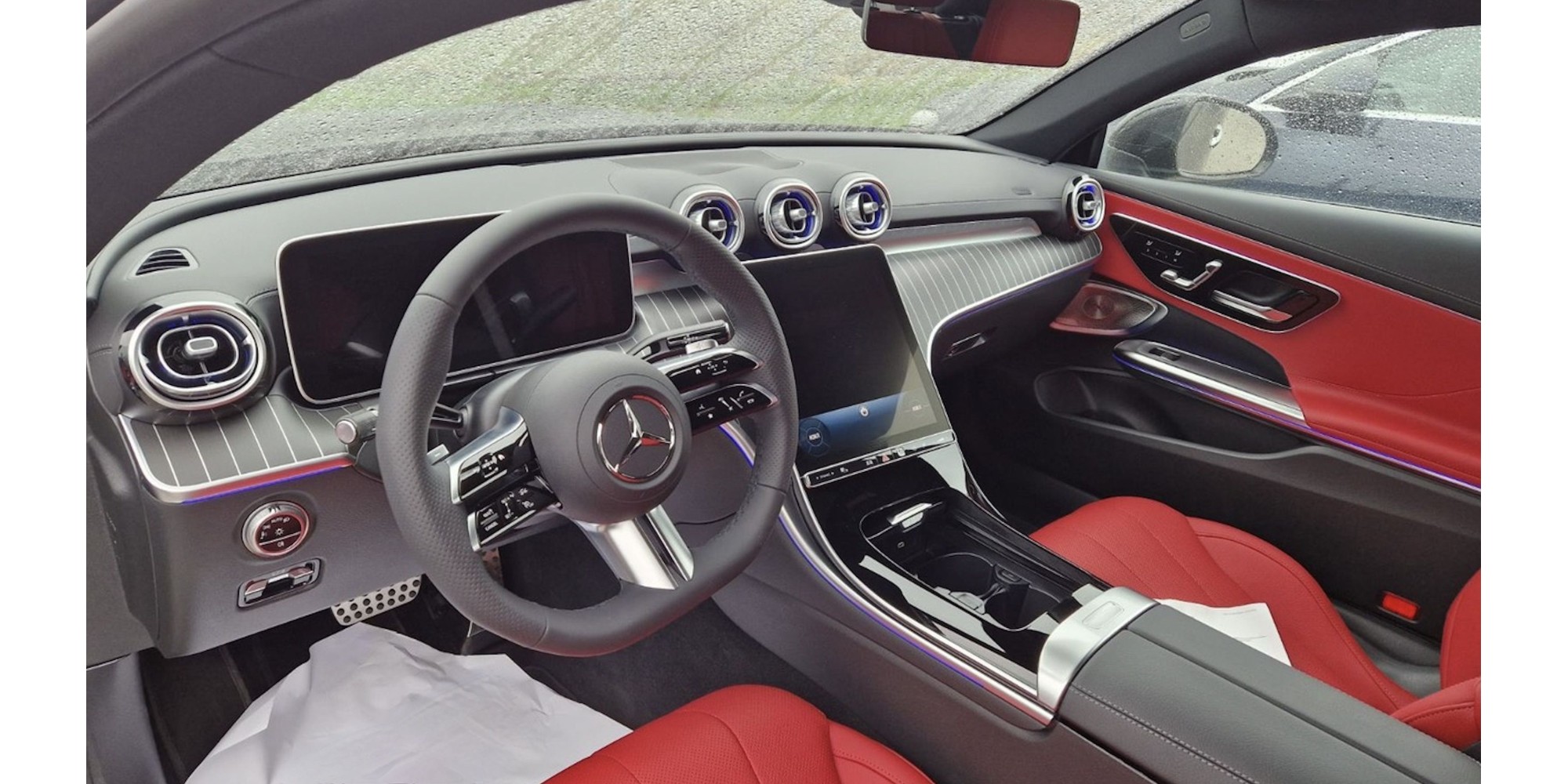 Mercedes-Benz CLE 300 Coupé | Stylish Red/Black Interior