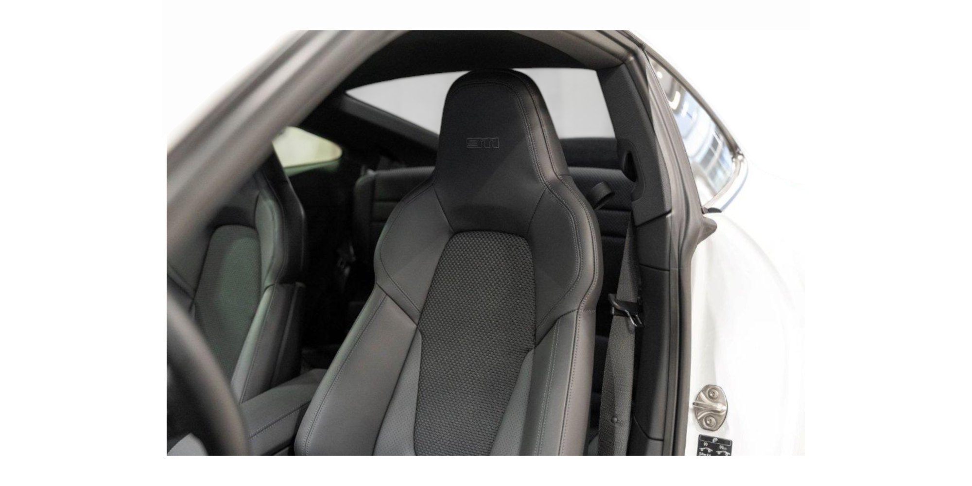 Porsche 911 Carrera T | Iconic Sports Car